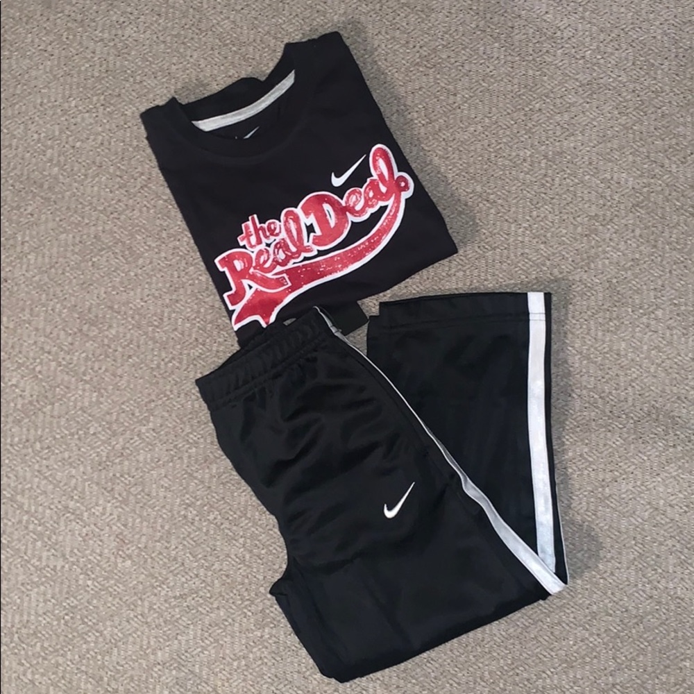 Boys Nike pants and tee size 4